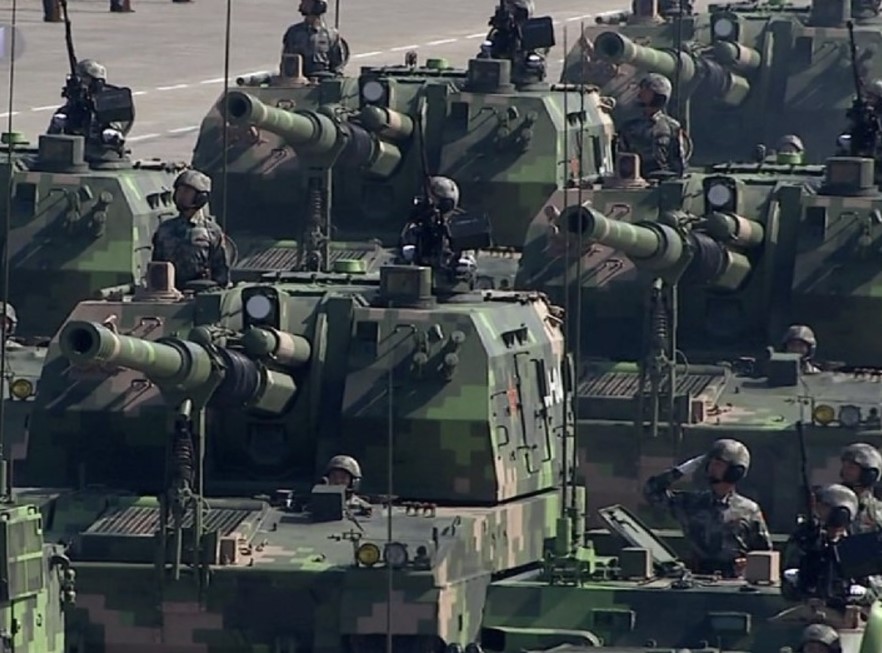 中国軍の機甲部隊、中朝国境移動:　北朝鮮軍派兵に対する警告？ 썸네일