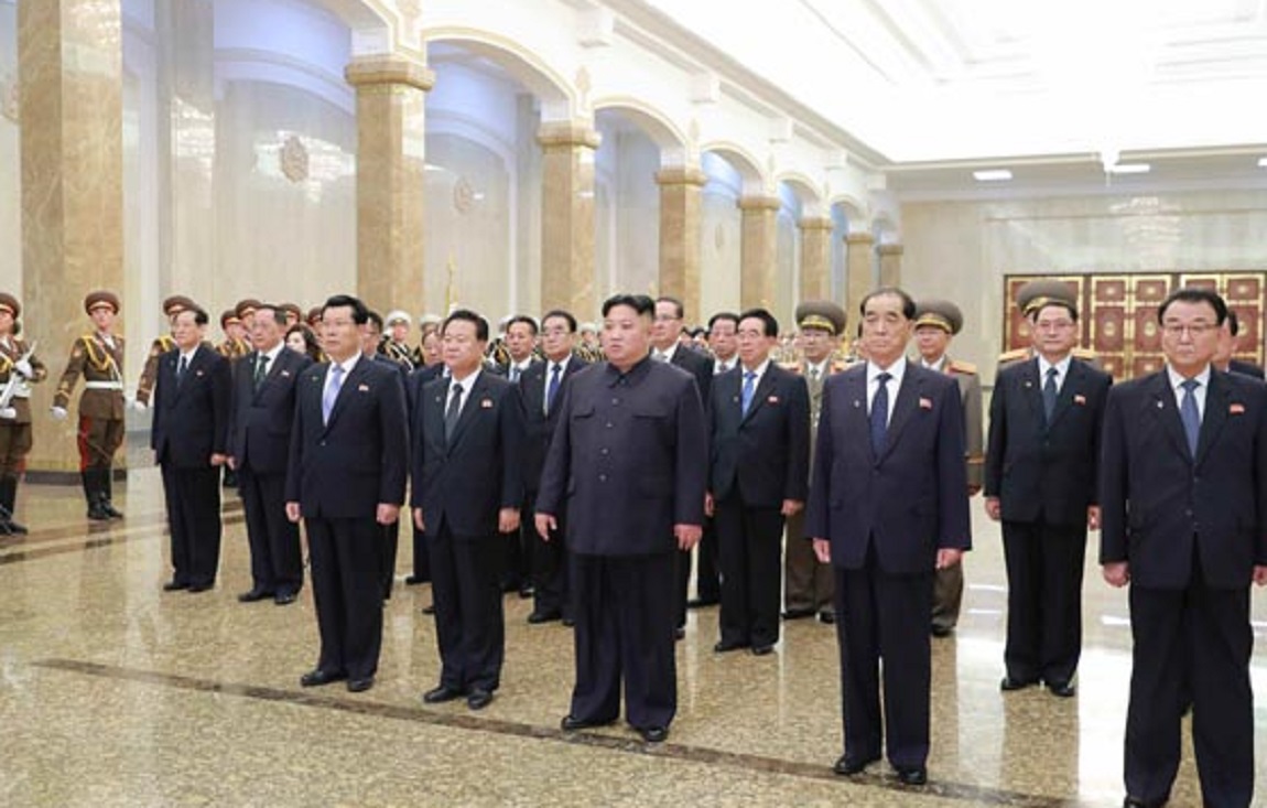 금수산궁전 참배.jpg